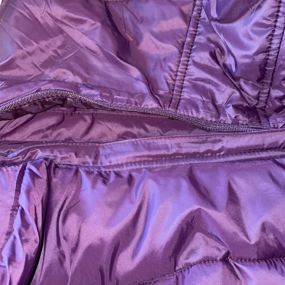 NWOT St. John's Bay Women’s Purple Puffer Jacket with Hood.  Size XL. - Picture 7 of 7